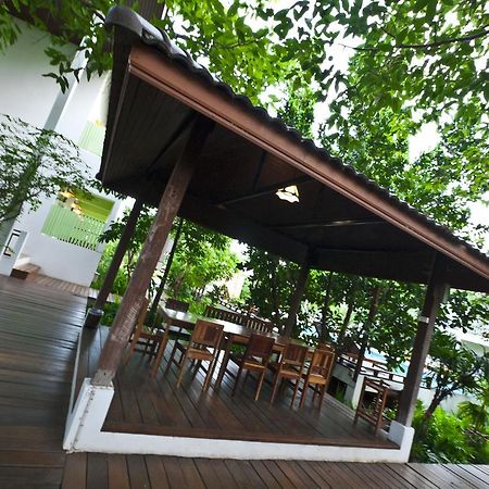 Tree House Hotel Sisaket Ngoại thất bức ảnh