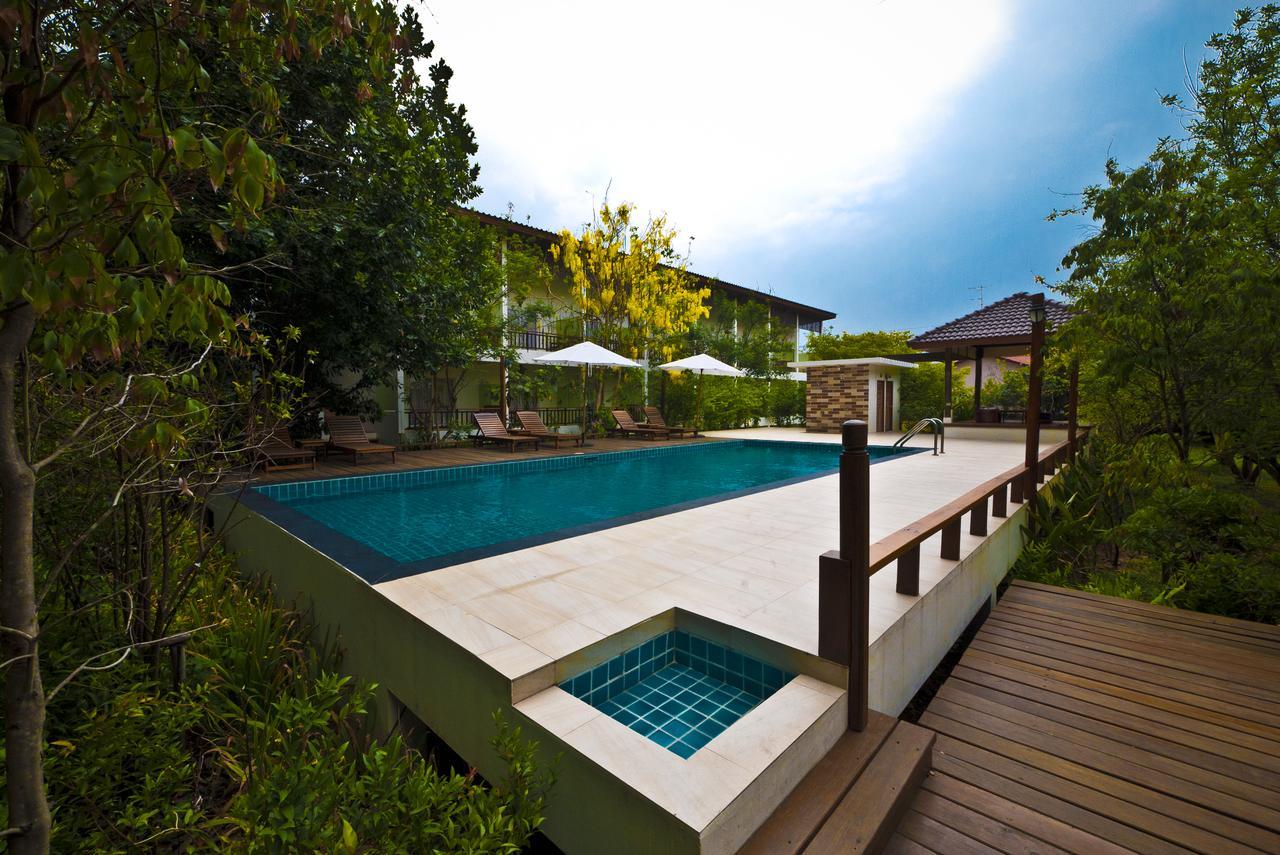 Tree House Hotel Sisaket Ngoại thất bức ảnh