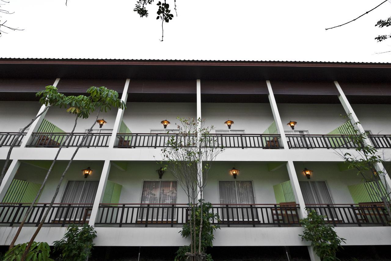 Tree House Hotel Sisaket Ngoại thất bức ảnh