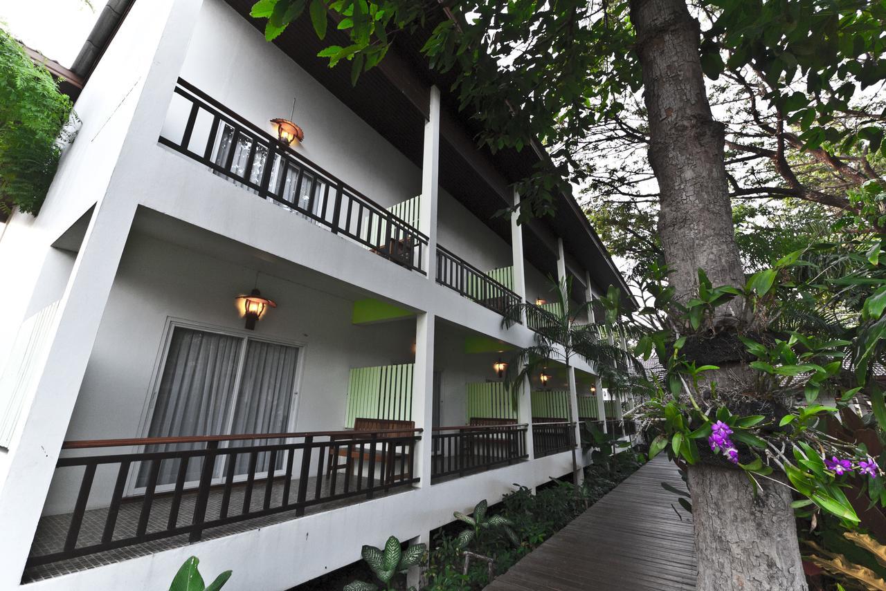 Tree House Hotel Sisaket Ngoại thất bức ảnh