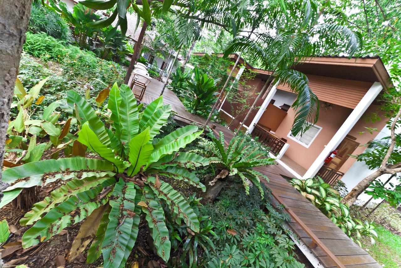 Tree House Hotel Sisaket Ngoại thất bức ảnh