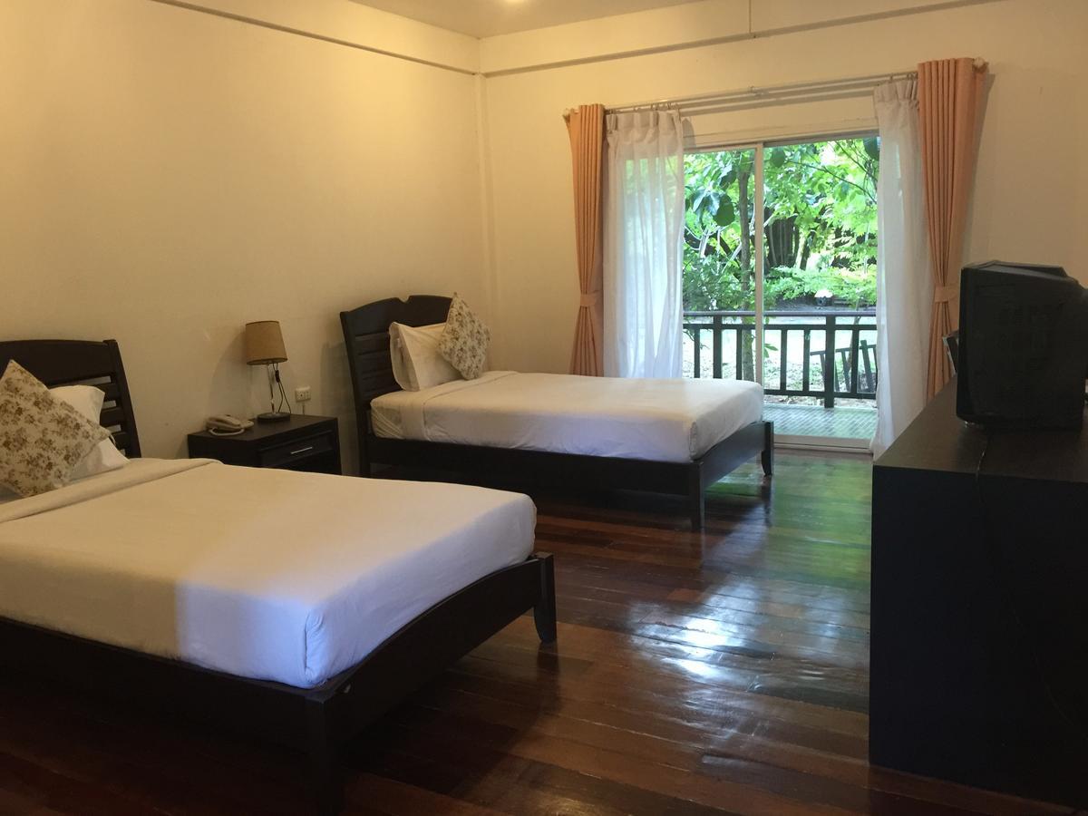Tree House Hotel Sisaket Ngoại thất bức ảnh