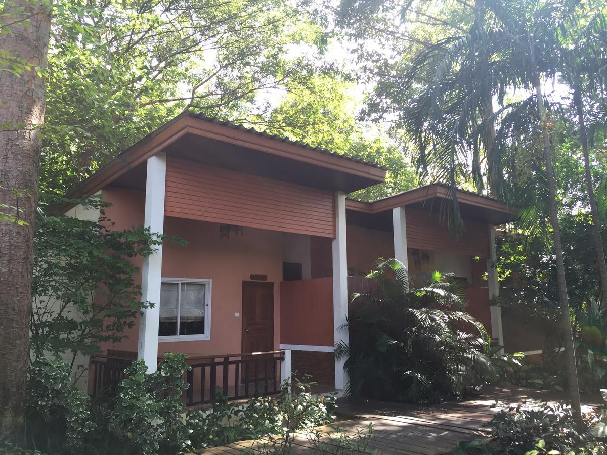 Tree House Hotel Sisaket Ngoại thất bức ảnh
